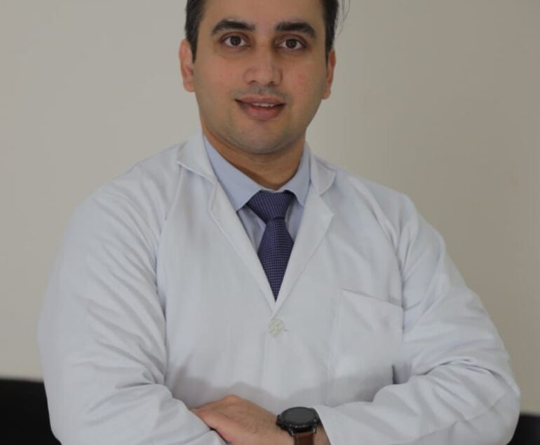 Chest Pain Doctor in Gurgaon | Expert Cardiac Evaluation – Dr. Saurabh Chopra